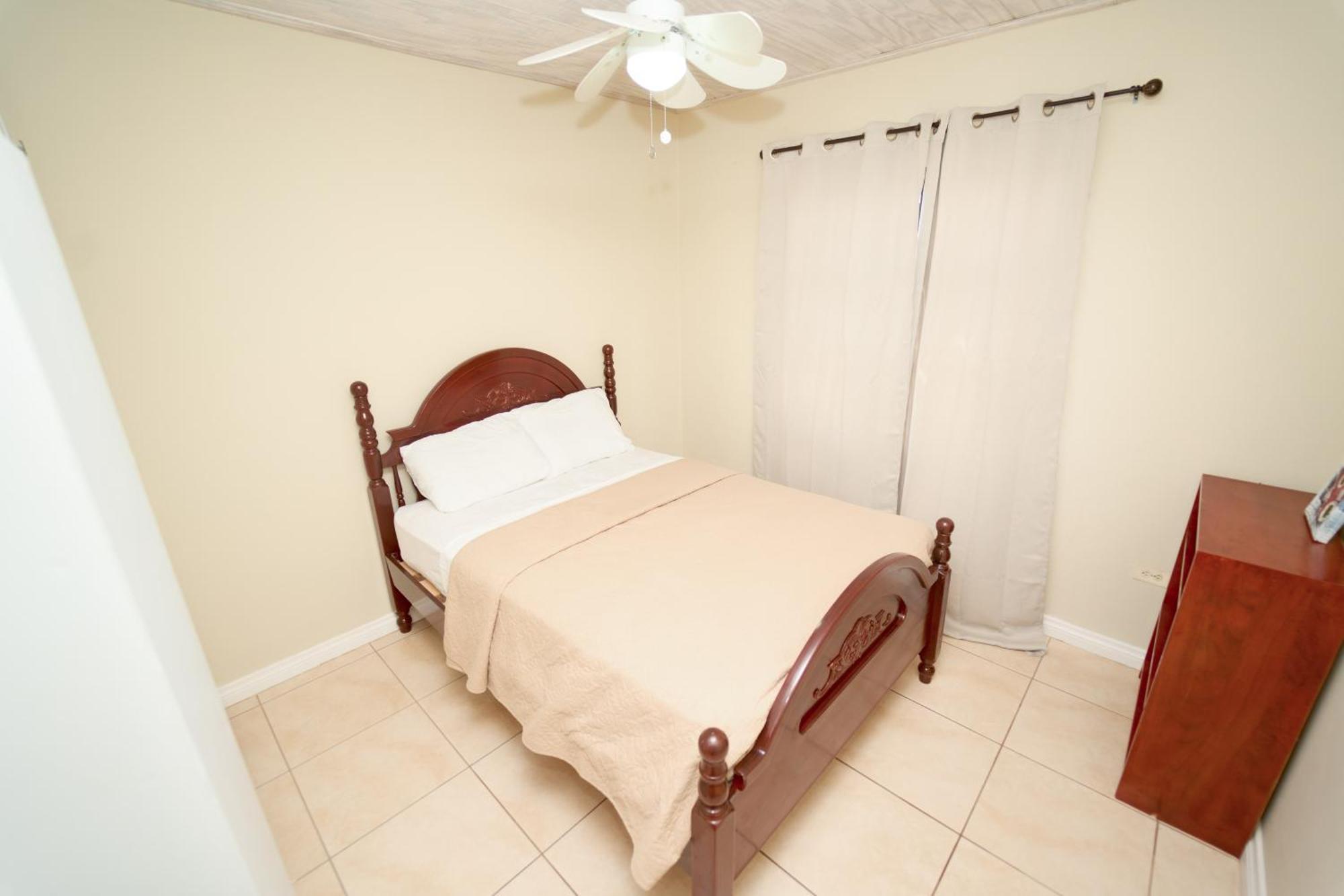 Spacious 3-Bedroom Home - Regency Park Bridgetown Exterior foto